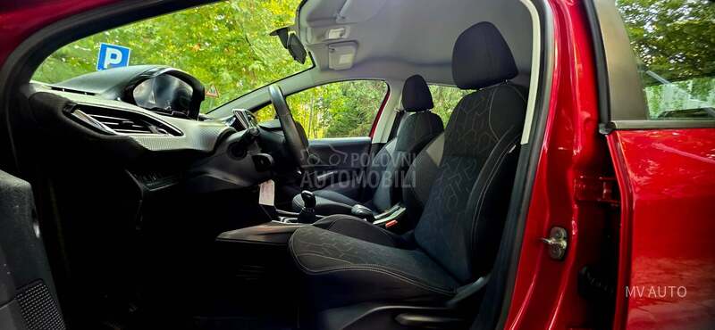 Peugeot 2008 BLUEHDI 100HP STYLE