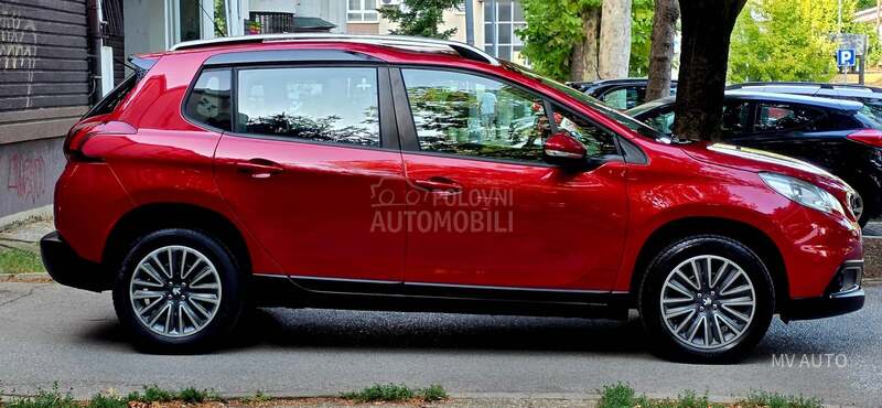 Peugeot 2008 BLUEHDI 100HP STYLE
