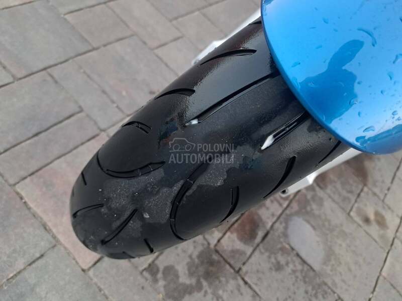 Kawasaki ZR7S