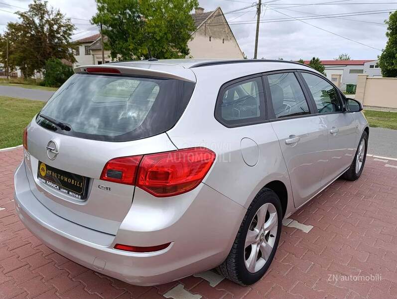 Opel Astra J 