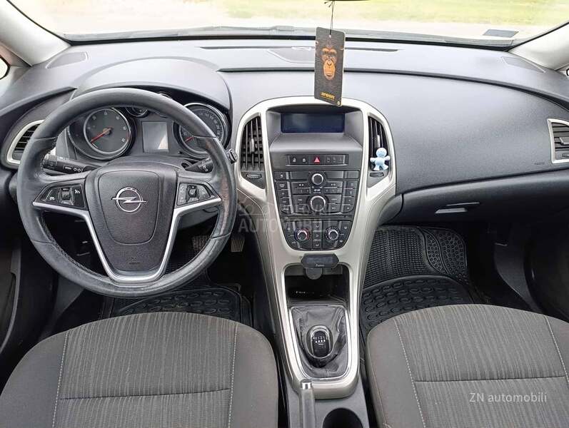 Opel Astra J 