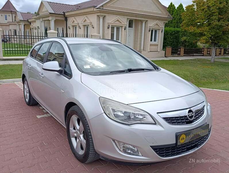 Opel Astra J 