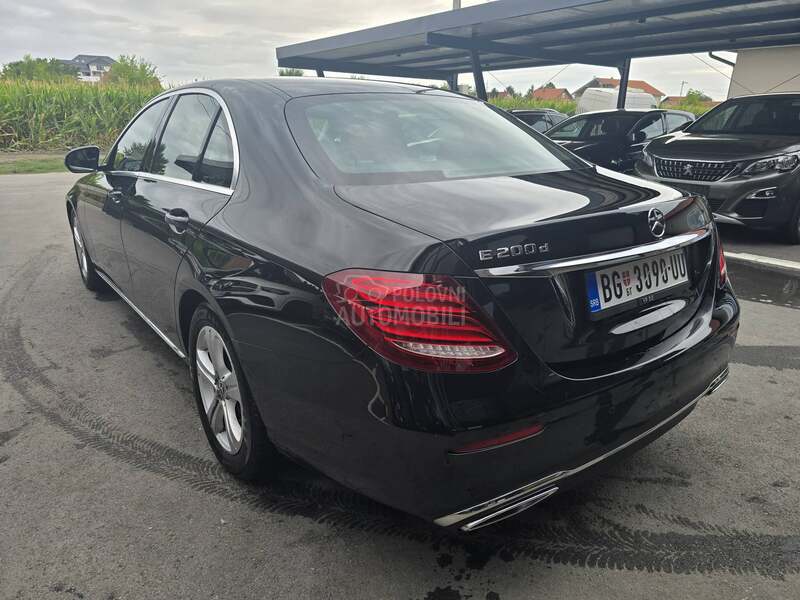 Mercedes Benz E 200 AVANTGARDE