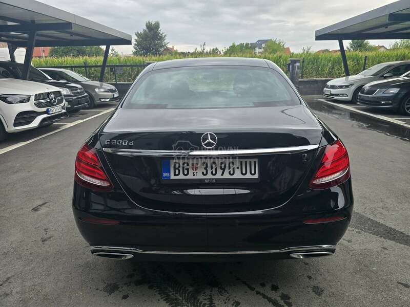 Mercedes Benz E 200 AVANTGARDE