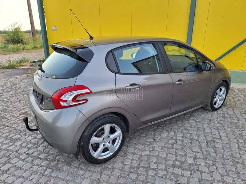Peugeot 208 TO.P