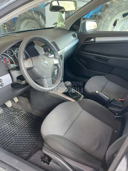 Opel Astra H 