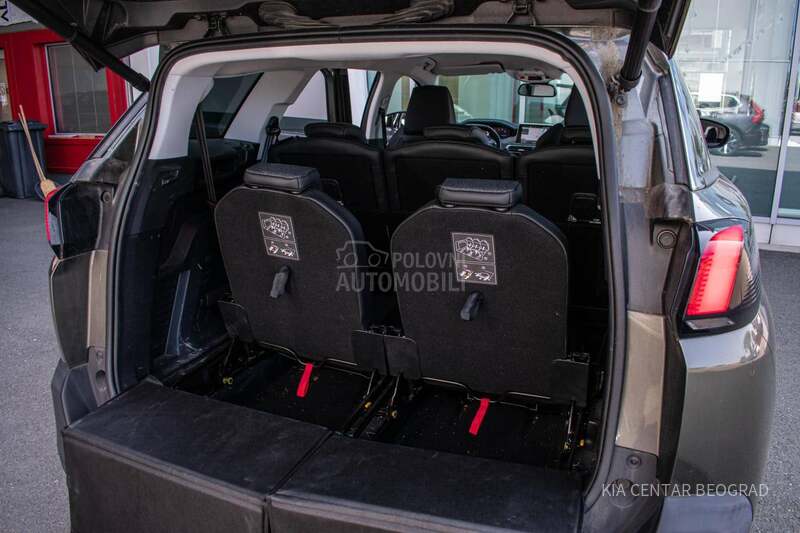 Peugeot 5008 1.5 HDI ALLURE A/T