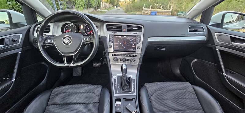 Volkswagen Golf 7 1.4tgi NOV