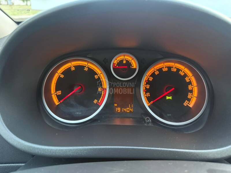 Opel Corsa D 1.3 CDTI vel. servis