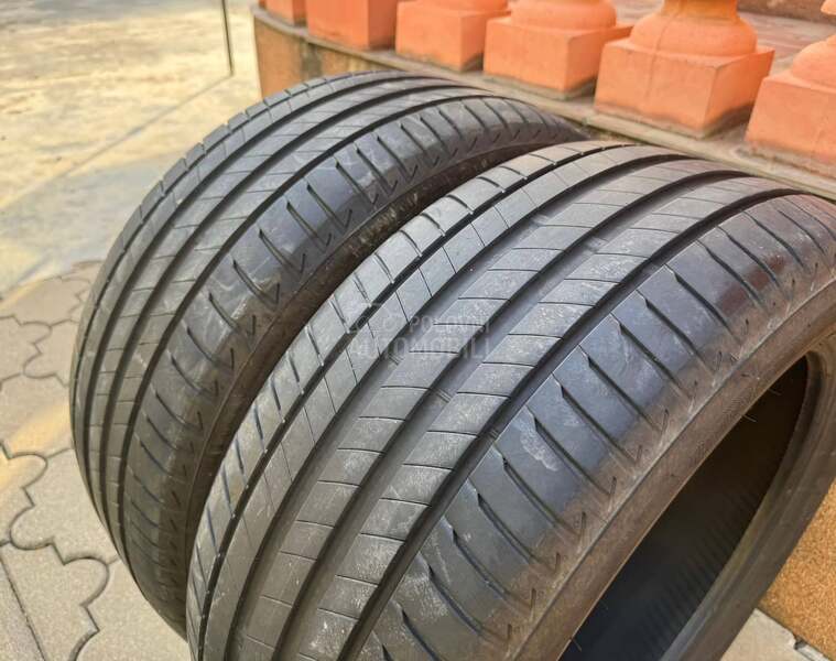 Bridgestone 245/45 R18 Letnja