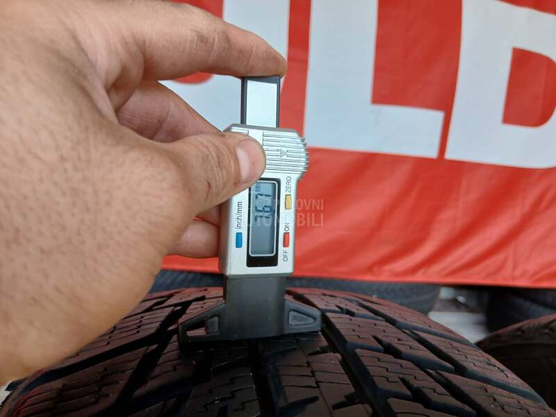 Nokian 235/60 R17 Zimska