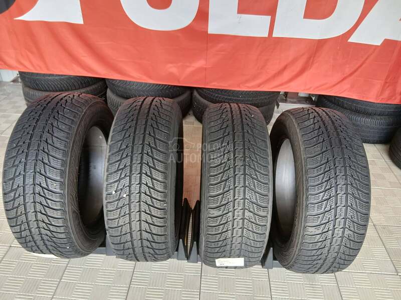 Nokian 235/60 R17 Zimska
