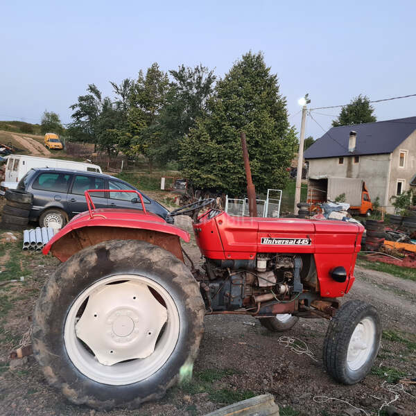 Universal 445