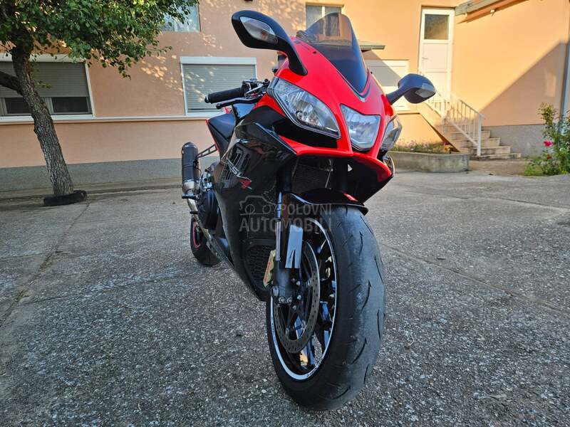 Aprilia RSV4