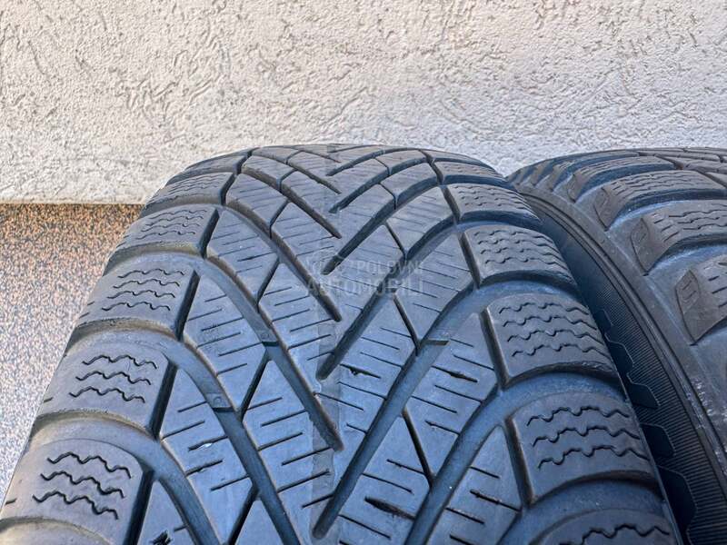 Pirelli 185/60 R15 Zimska