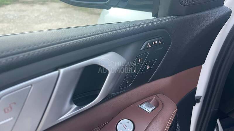 BMW X7 M50d LASER SKY