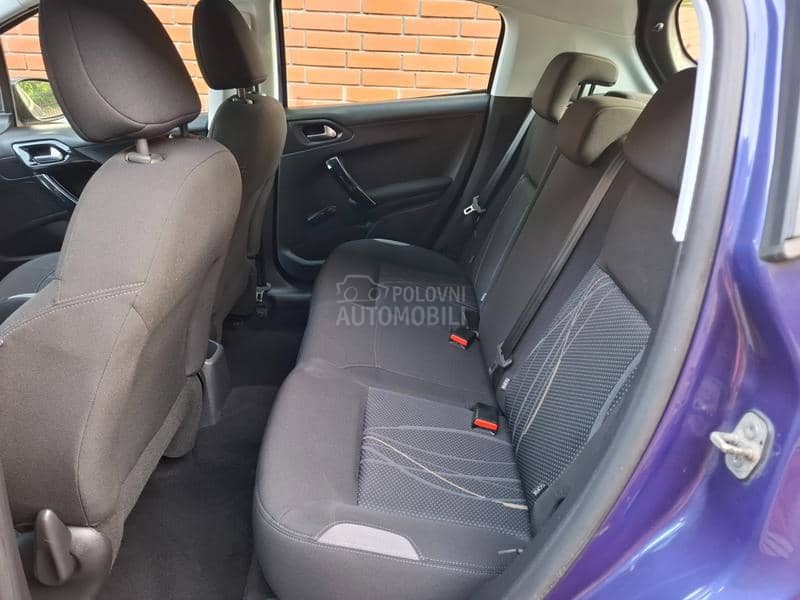 Peugeot 208 1,6 e-HDI Peugeot 208 1,6 e-HDI