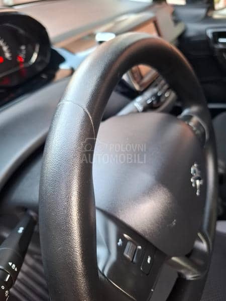 Peugeot 208 1,6 e-HDI Peugeot 208 1,6 e-HDI