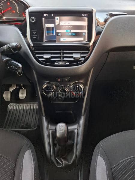 Peugeot 208 1,6 e-HDI Peugeot 208 1,6 e-HDI