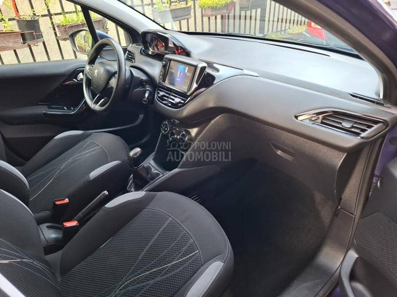 Peugeot 208 1,6 e-HDI Peugeot 208 1,6 e-HDI