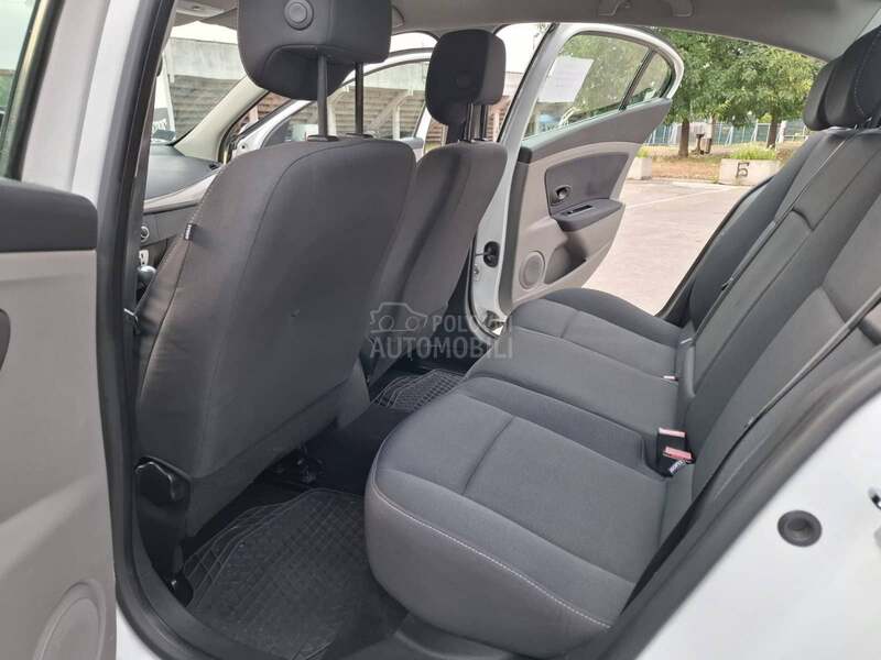 Renault Fluence 1.6 16v autentik