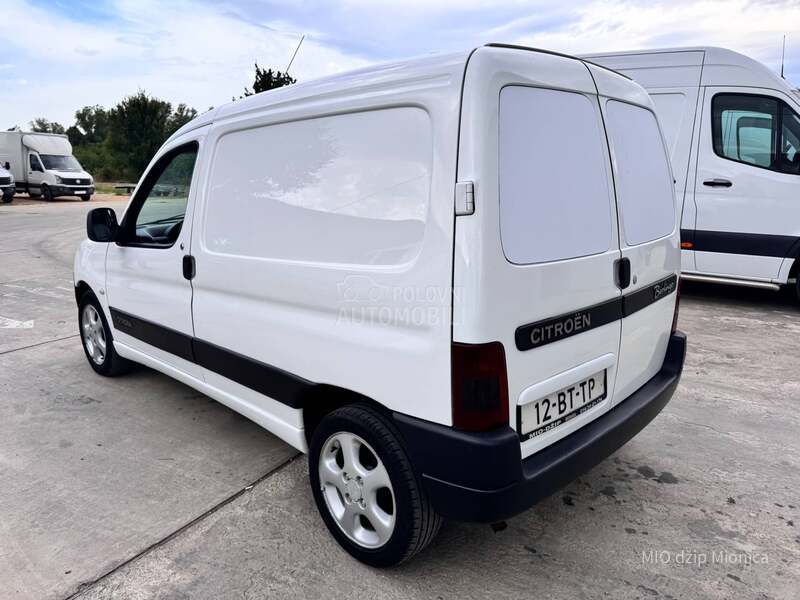 Citroen Berlingo 1.9 D HLADNJACA