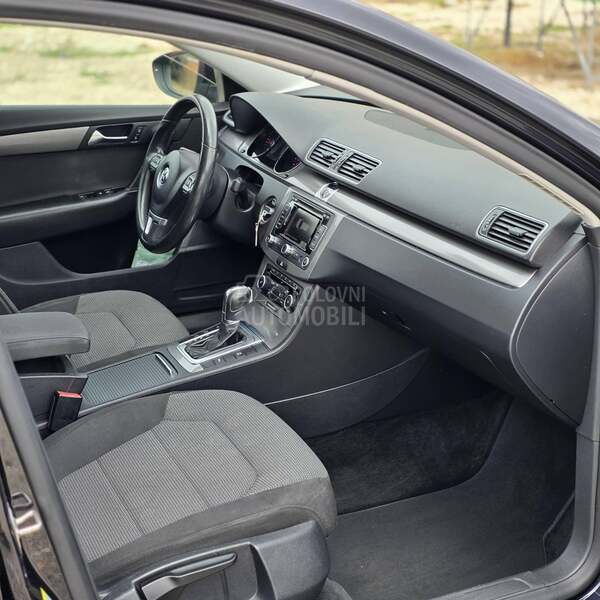 Volkswagen Passat B7 2.0//DSG