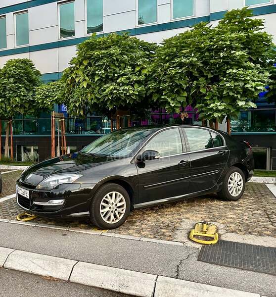 Renault Laguna Berlina - restyle
