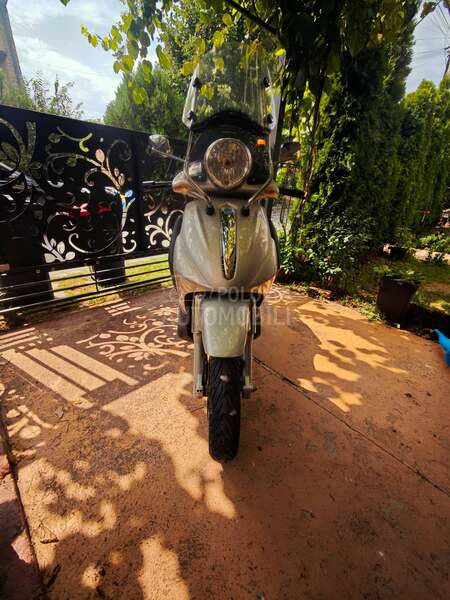 Piaggio Beverly