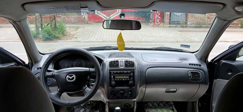 Mazda 323 