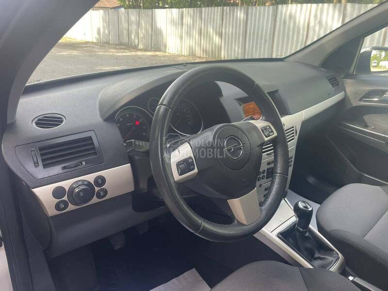Opel Astra H 1.4 NOVA