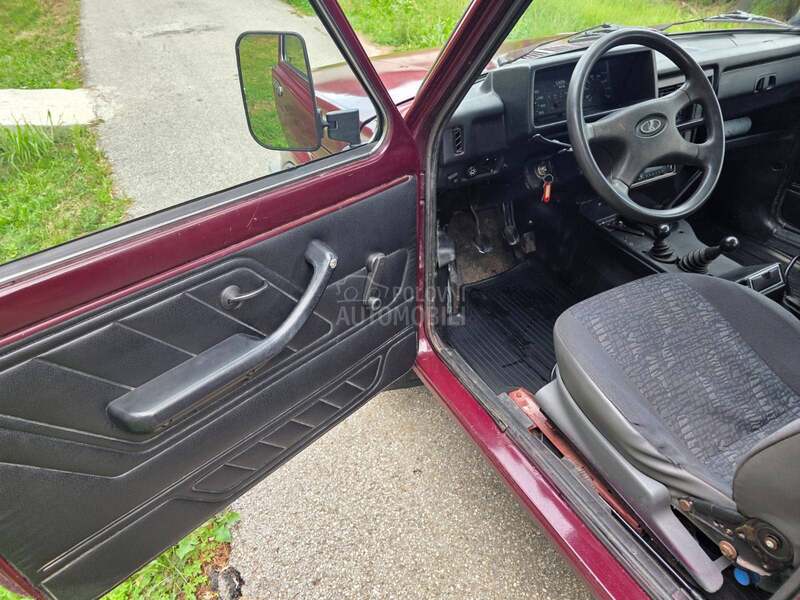 Lada Niva 1.7