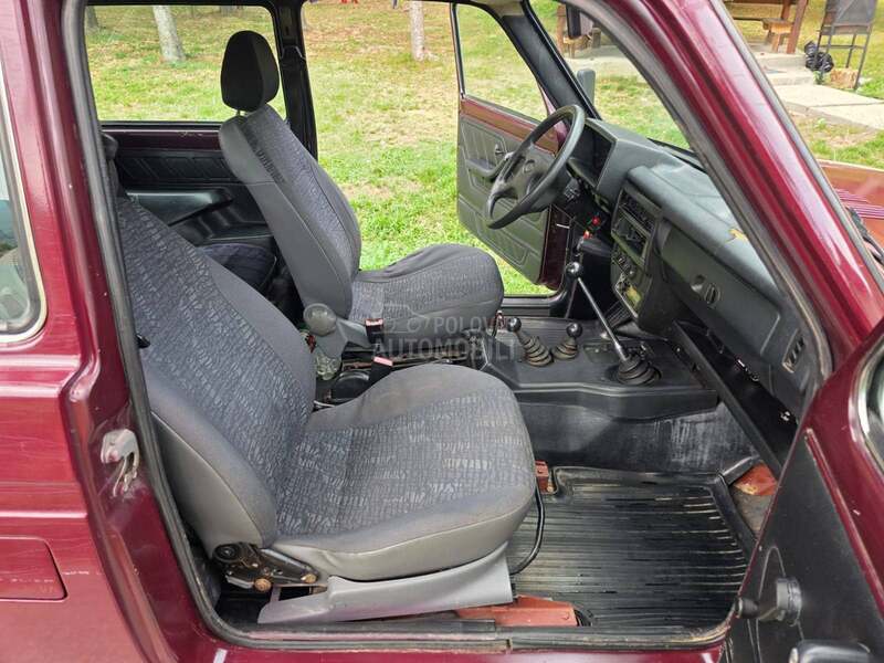 Lada Niva 1.7