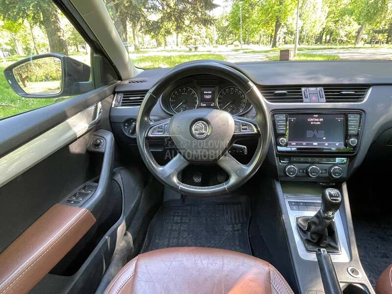Škoda Octavia 1.6tdi kož nawi senz