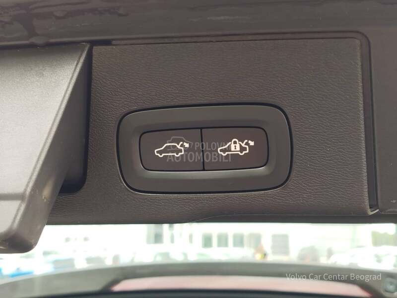 Volvo XC60 2.0 B4 MOMENTUM PRO