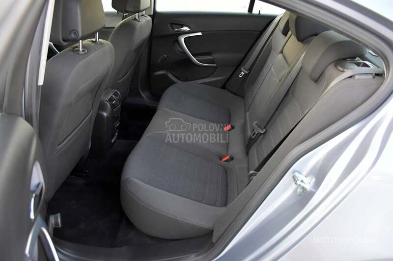Opel Insignia 2.0 CDTI / AUTO / CH