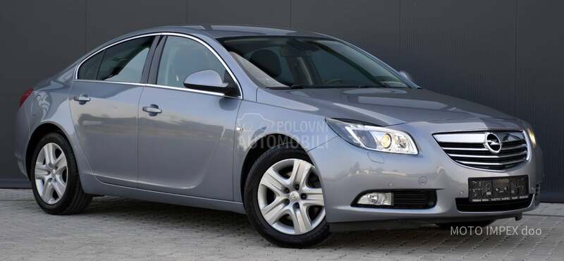 Opel Insignia 2.0 CDTI / AUTO / CH