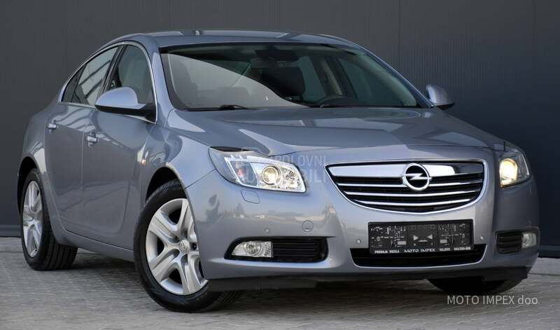 Opel Insignia 2.0 CDTI / AUTO / CH