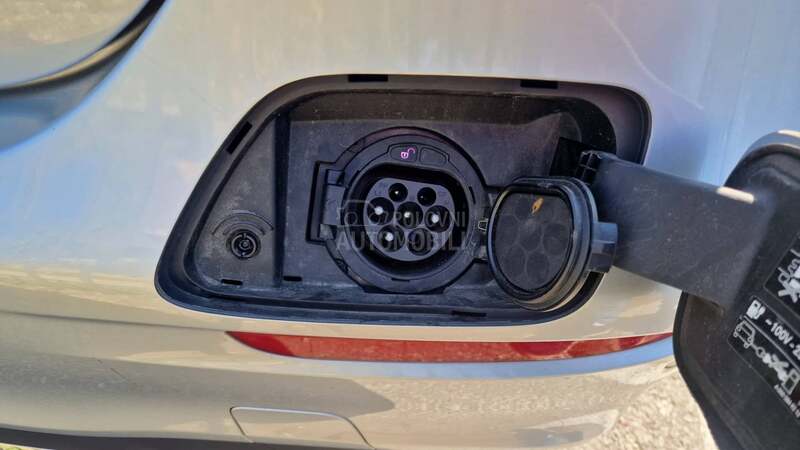 Mercedes Benz E 300 220D-HYBRID,2xAMG