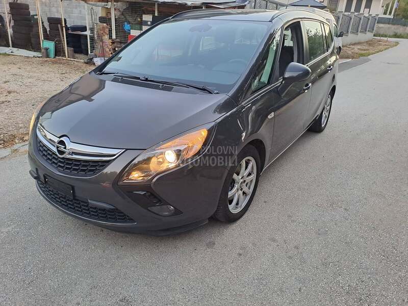 Opel Zafira 1.4 b
