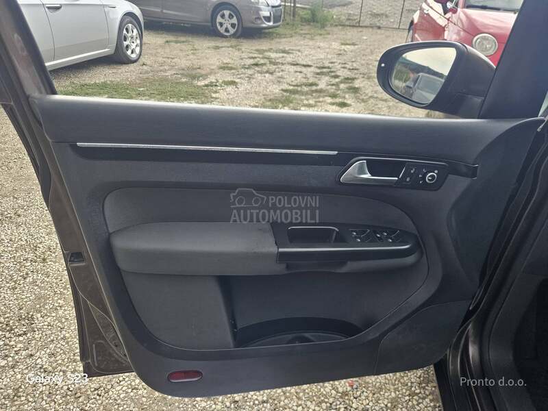 Volkswagen Touran 1.4tsi highline