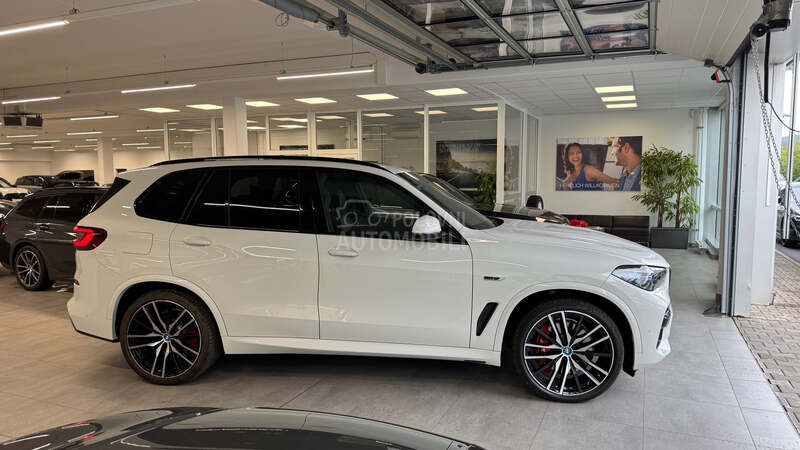 BMW X5 45E M MASAŽA LASER