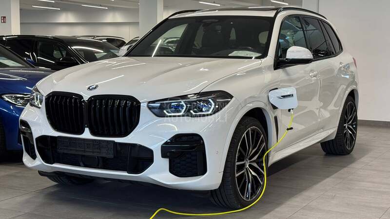 BMW X5 45E M MASAŽA LASER