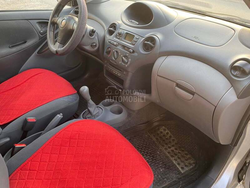 Toyota Yaris 1.3 vvt i