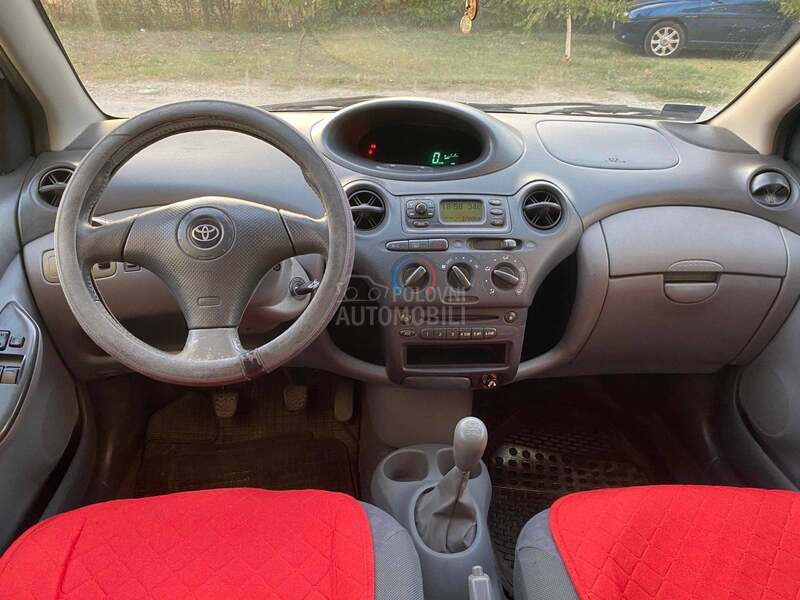 Toyota Yaris 1.3 vvt i