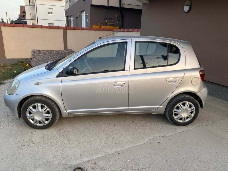 Toyota Yaris 1.3 vvt i