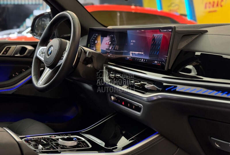 BMW X5 M60i