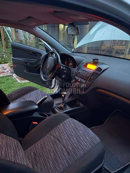Kia pro_cee`d 1.6