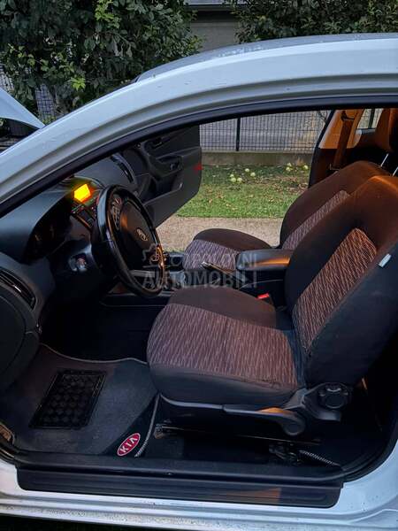 Kia pro_cee`d 1.6