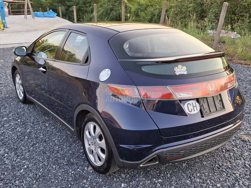 Honda Civic 1.8 v-tec